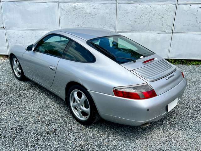 911 カレラ（タイプ996） 4